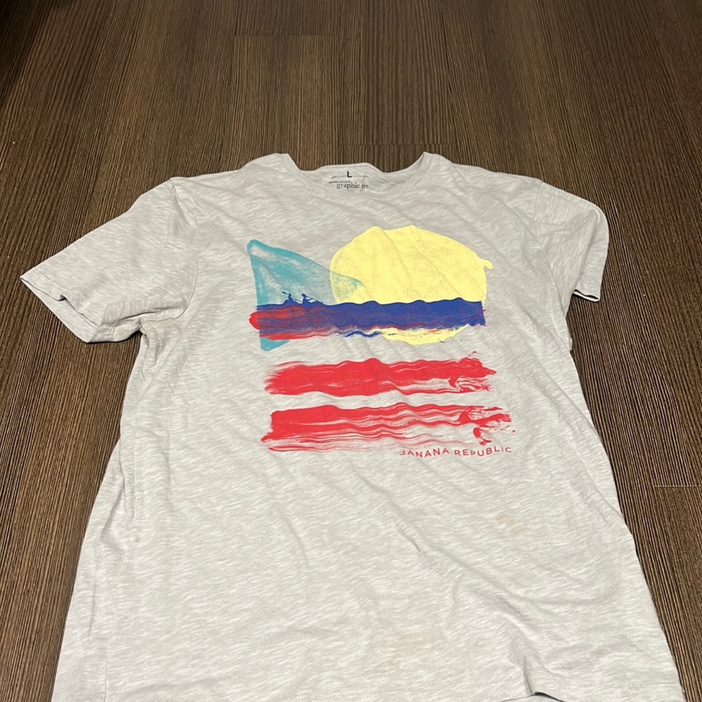 Large banana republic T-shirt